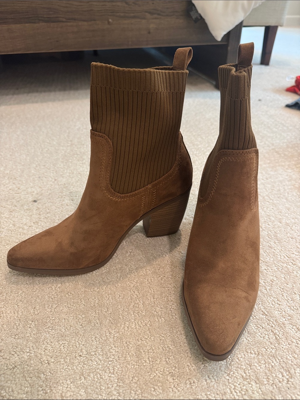 Universal Thread Tan Suede Pointed Toe Ribbed Shaft Ankle Boots